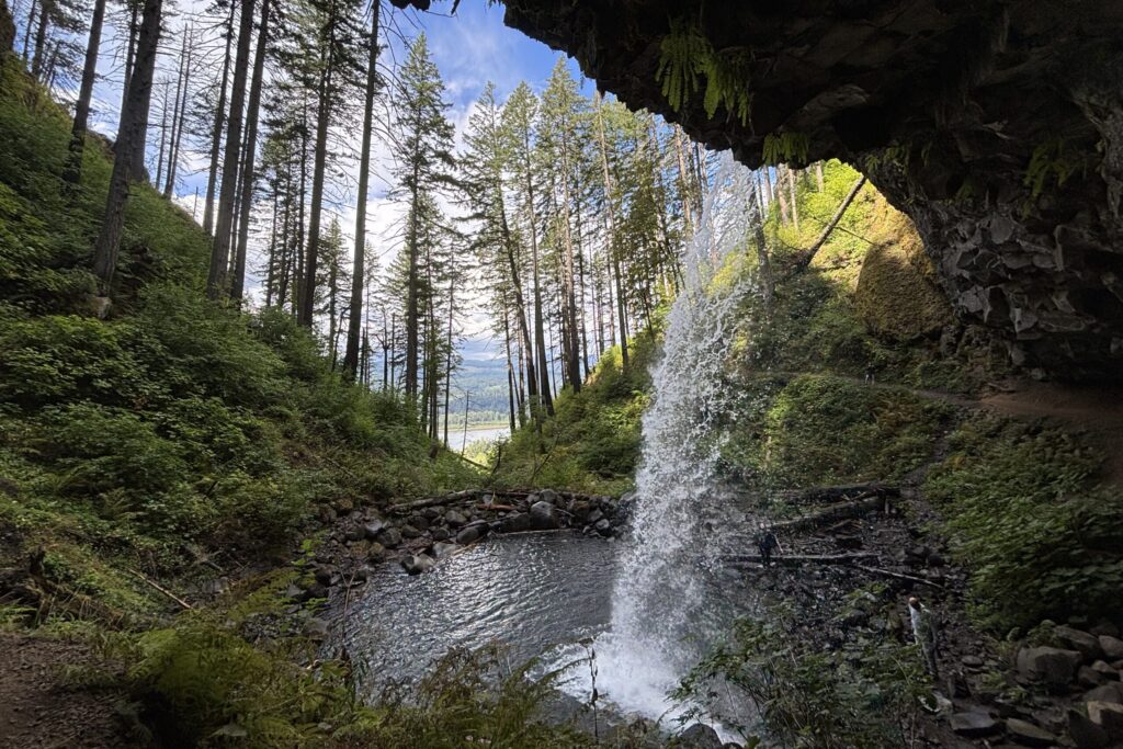 beautiful photo of a waterfall